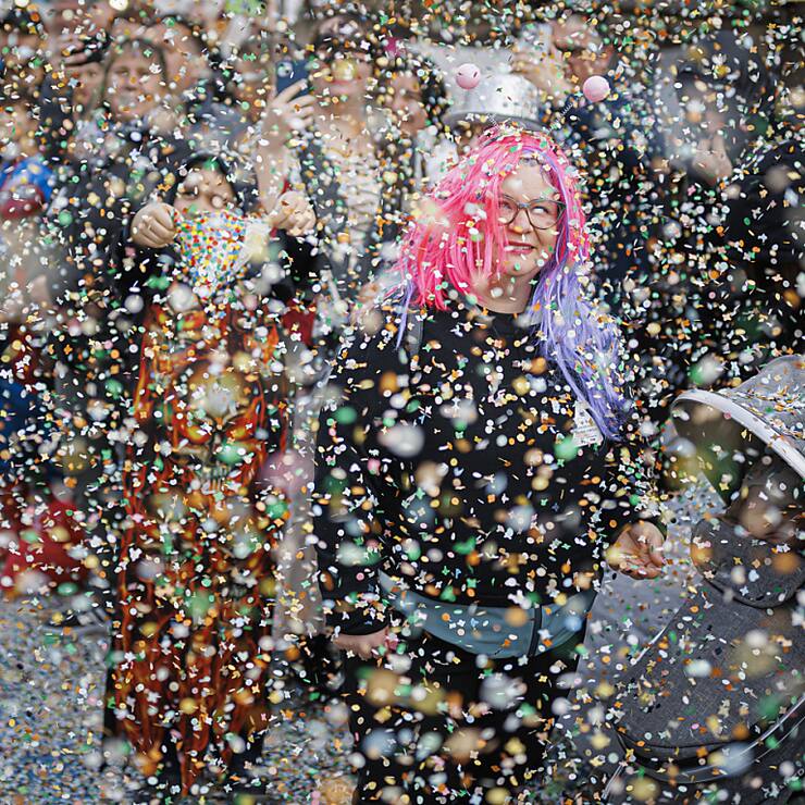Une pluie de confettis devrait à nouveau tomber sur Payerne lors des 130e Brandons du 7 au 10 mars prochains (archives).
