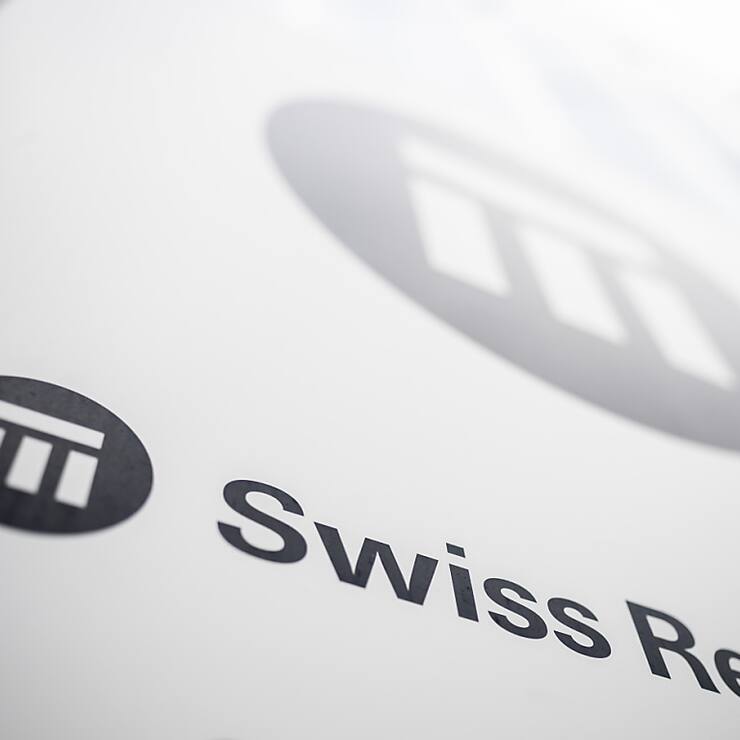 Swiss Re vise en 2025 un bénéfice net supérieur à 4,4 milliards de dollars. Sur les trois prochaines années, le dividende par action doit croître de 7% (archives).