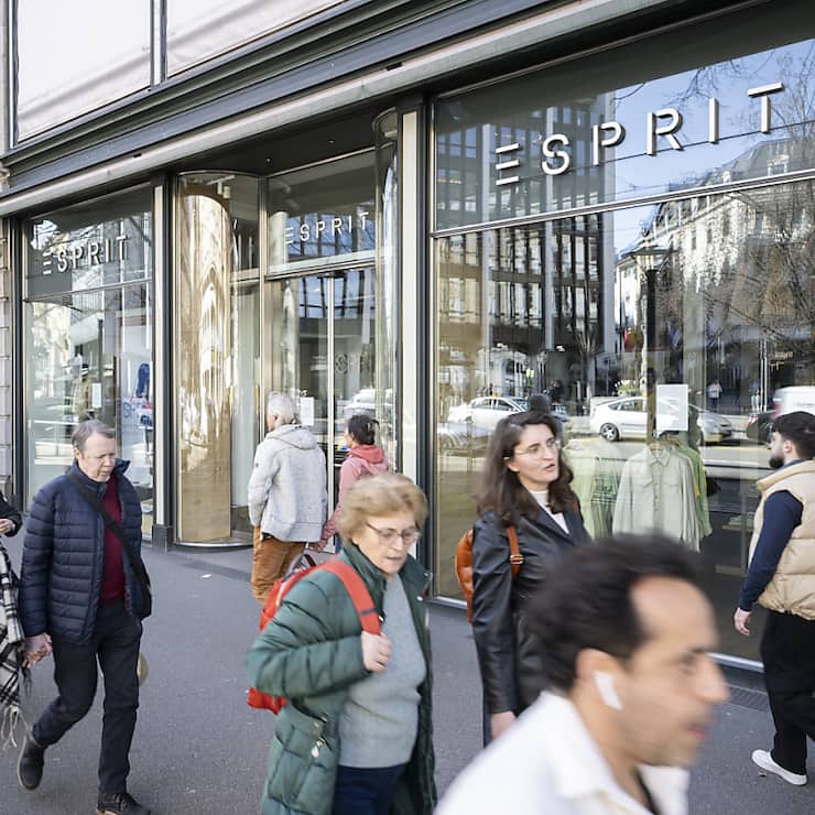 Les chiffres d'affaires du commerce de détail en Suisse sont restés inchangés en janvier. Ici, la Bahnhofstrasse à Zurich. (archive)