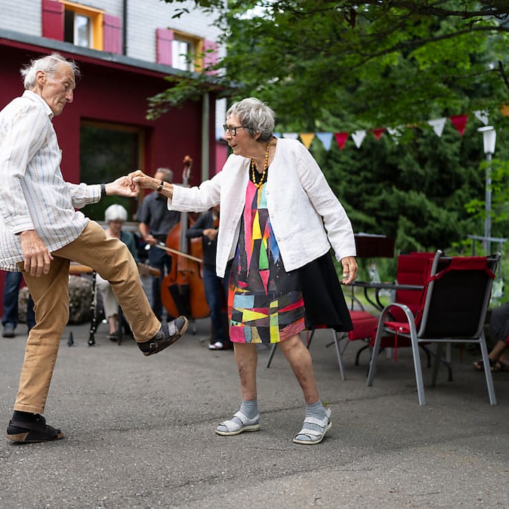 Les sénateurs ont fait un pas en direction des couples mariés mardi.