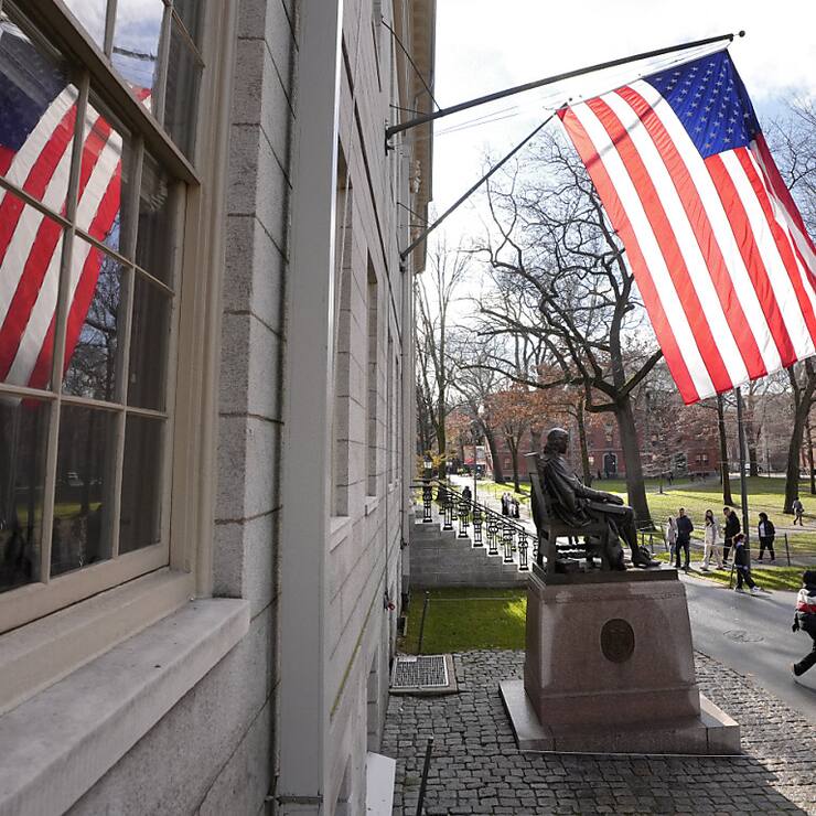 Roche souligne être la première entreprise à s'installer sur ce campus de la prestigieuse université privée sise dans le Massachusetts et collaborer avec Harvard et d'autres acteurs de la région depuis longtemps.