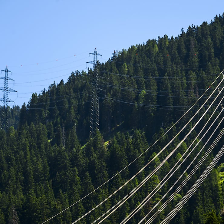BKW prévoit d'importants investissements de 4 milliards de francs ces six prochaines années, dont la moitié en Suisse. (archives)