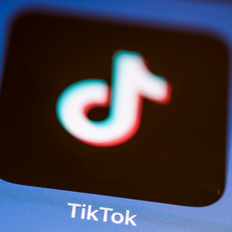 La Commission européenne a ouvert une enquête sur les systèmes de recommandation de TikTok, soupçonnés d'avoir été utilisés pour une "manipulation coordonnée" de l'élection présidentielle en Roumanie. (archive)