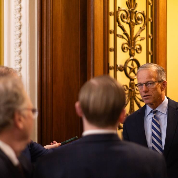 Le Sénat américain a adopté vendredi un budget provisoire.