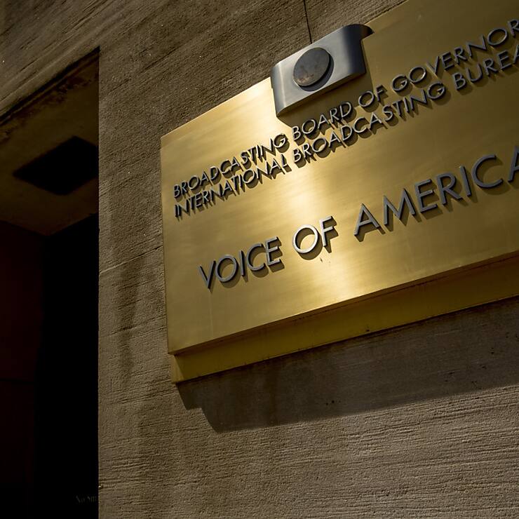 Le réseau Voice of America, créé pendant la Seconde guerre mondiale, était destiné à porter la "voix de l'Amérique" à travers le monde et notamment dans des pays autoritaires.