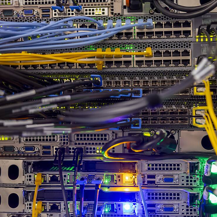 Le Conseil des Etats veut un contrôle des investissements étrangers dans les entreprises suisses actives dans un domaine sensible (illustration).