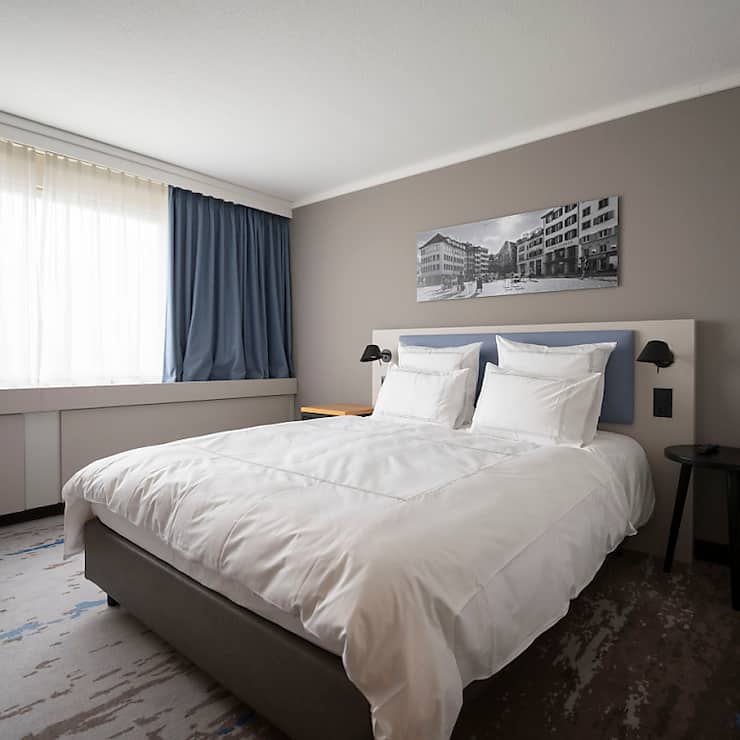 Les hôtes suisses ont vu leurs réservations baisser de 6,1%, alors que ceux en provenance de l'étranger ont augmenté de 1,5%.