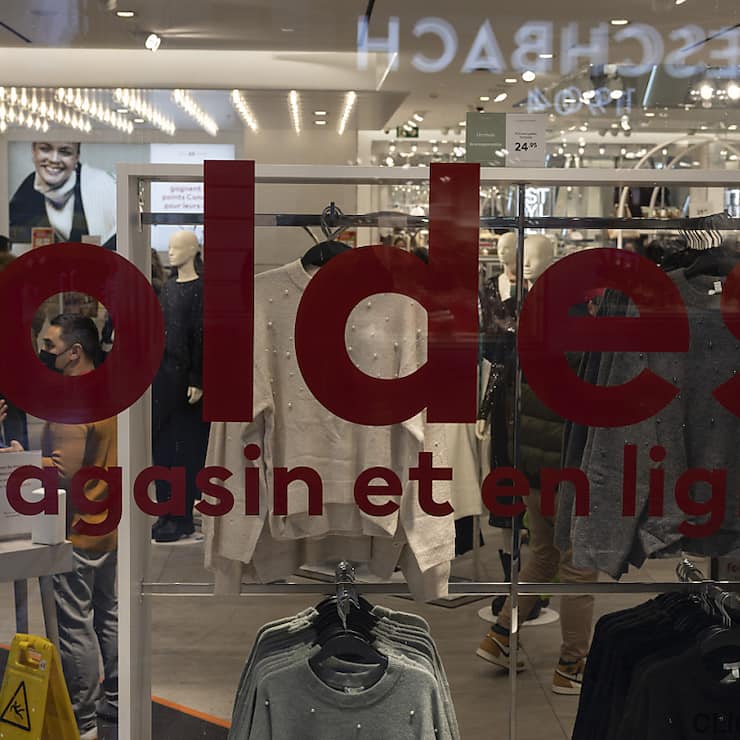 Les marges ont notamment souffert de ventes plus importantes de produits soldés (archives).