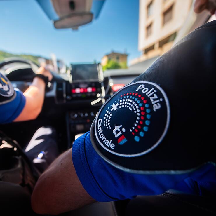 La conductrice ne pourra plus circuler en voiture en Suisse, a indiqué la police (image d'illustration).