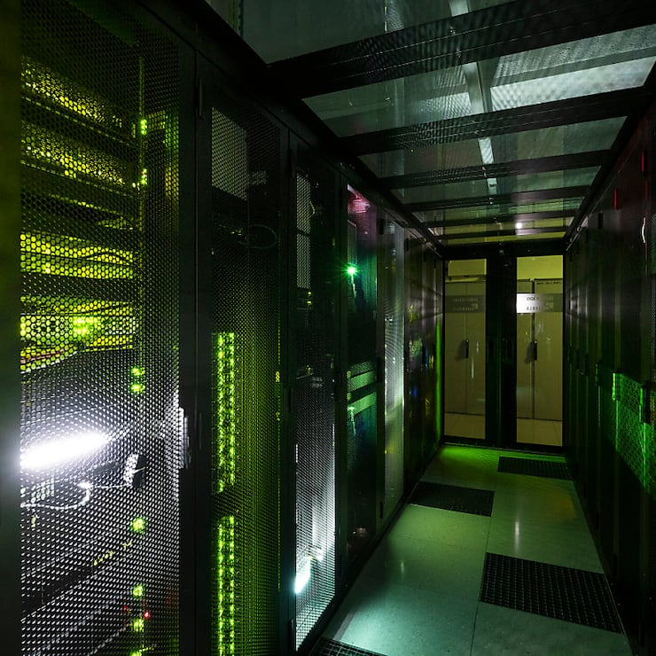 Entreprises et collectivités publiques font les beaux jours de l'industrie des TIC, investissant notamment dans la sécurisation de leurs infrastcructures informatiques. (archive)