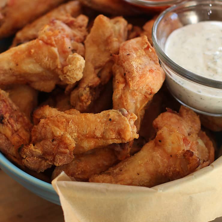 La population suisse consomme trop de sucreries, trop de snacks salés et de matières grasses et pas assez de fruits, de légumes et de légumineuses (image d'illustration).