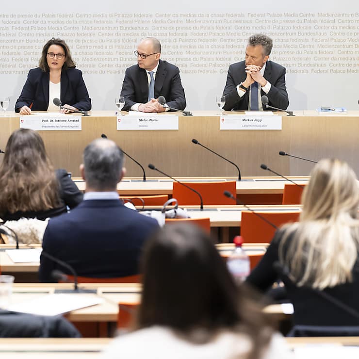 Lors de sa conférence annuelle, la Finma a réitéré le besoin d'être mieux dotée pour pouvoir intervenir en amont des crises.