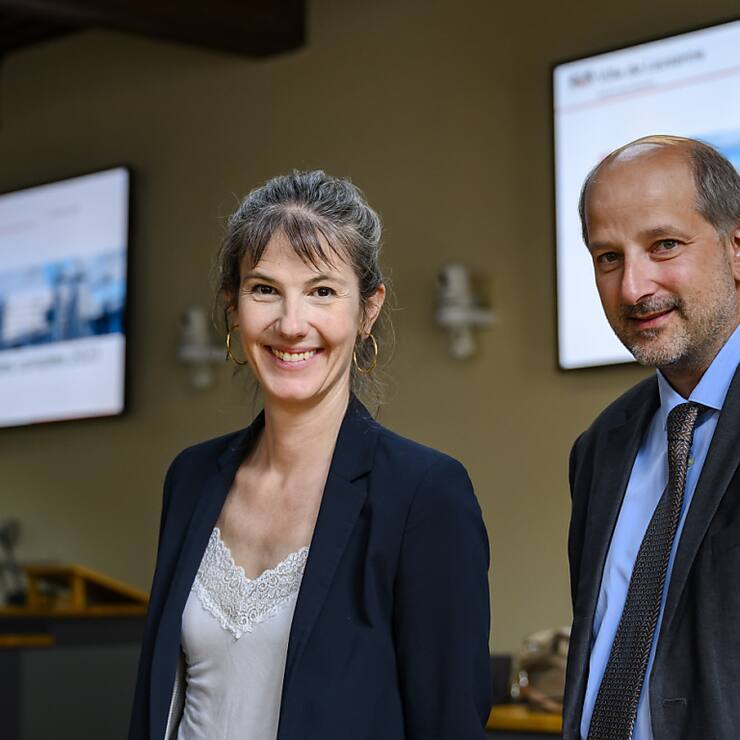 Florence Germond (à gauche), municipale en charge des finances, et Gregoire Junod (à droite), syndic de Lausanne, ont présenté comme à chaque fois ensemble les comptes de la Ville (archives).