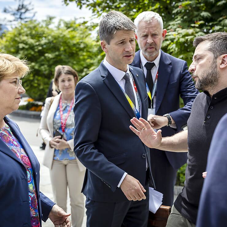 Gabriel Lüchinger, au centre en discussion avec le président ukrainien Zelensky lors du sommet du Bürgenstock en 2024, sera l'envoyé spécial du Conseil fédéral pour les relations avec les Etats-Unis (archives).