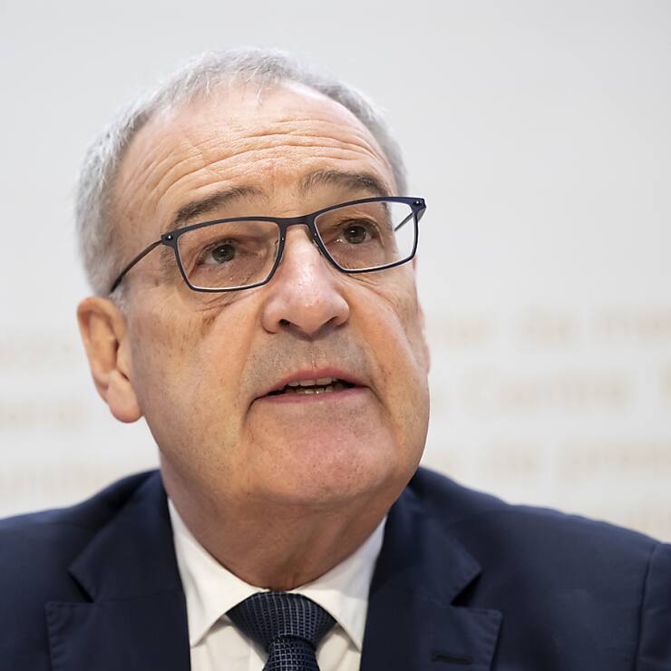 Réagissant à l'uniformisation à 10% des droits de douane pendant 90 jours, le ministre de l'économie Guy Parmelin préfère voir "le verre à moitié plein qu'à moitié vide".