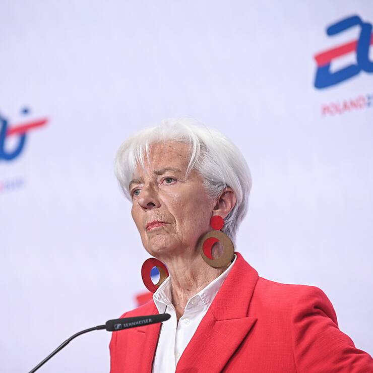 La BCE "surveille la situation et est toujours prête à intervenir" en utilisant "les instruments dont elle dispose", a déclaré sa présidente Christine Lagarde.