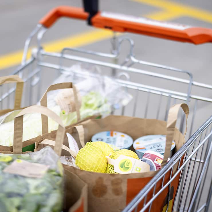 Les paiements aux caisses automatiques interviendront via ces mêmes cartes bancaires ou l'app pour téléphone portable de Migros avec le système Subito Go.