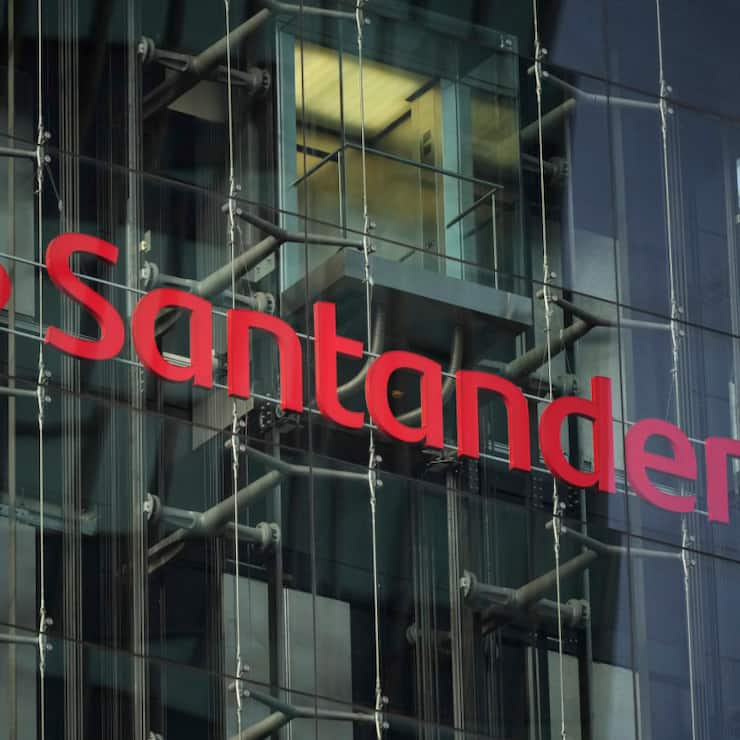 Le mastodonte bancaire ibérique se désengage d'activités en Pologne, au profit de son homologue autrichien Erste Group.