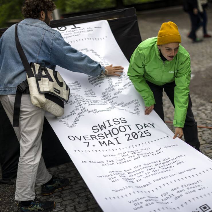 Alors que la Suisse a épuisé ses ressources pour l'année en cours, Greenpeace présente l'addition.