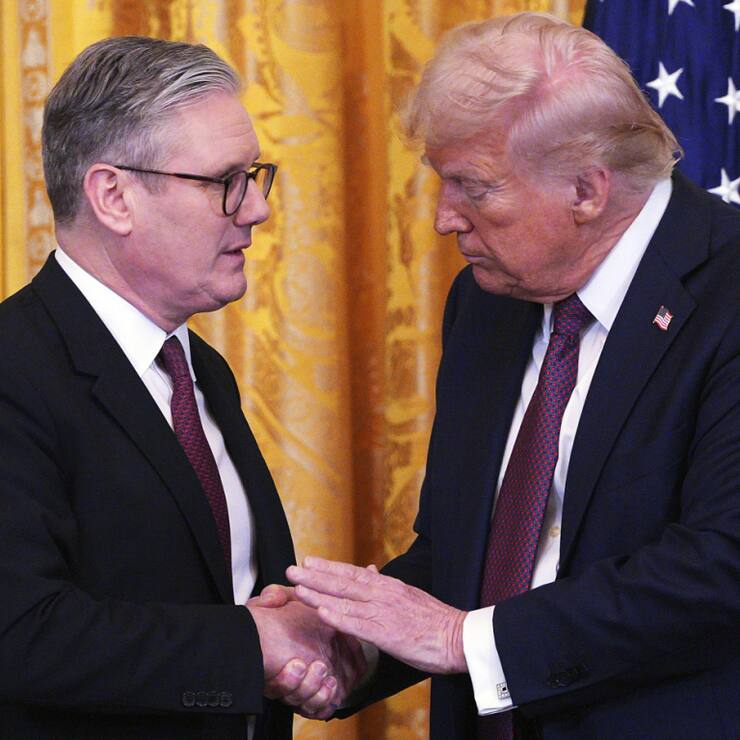 La rencontre entre le Premier ministre britannique Keir Starmer et le président américain Donald Trump à Washington en février. (archive)