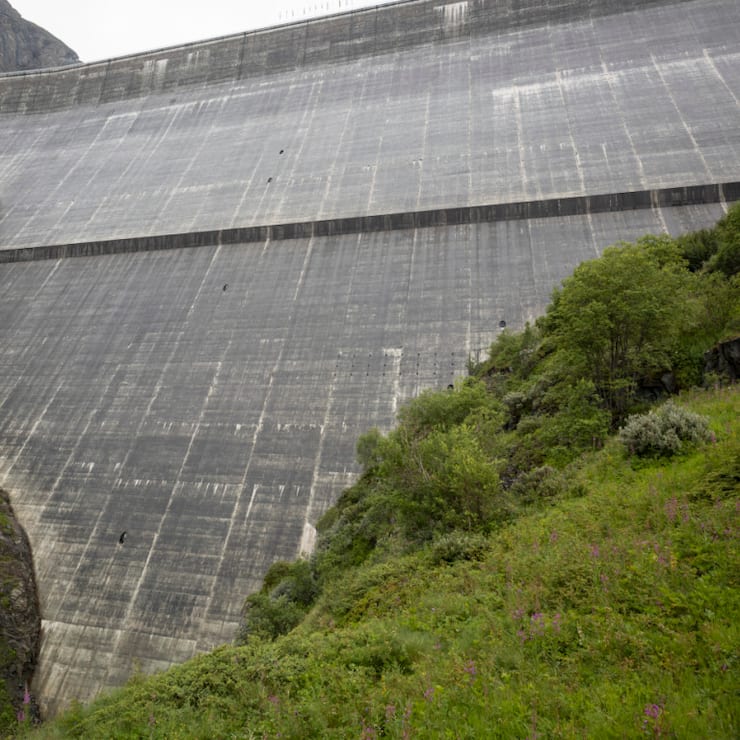 Plus importante construction du genre en Suisse, le barrage de la Grande-Dixence a été réalisé voici 75 ans (photo d'archives).