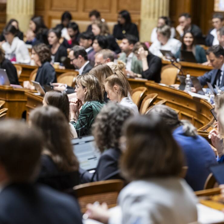 Les parlementaires fédéraux devraient pouvoir recourir à un assistant IA dédié, estime une commission (archives).