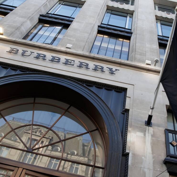 Burberry a essuyé sur l'exercice décalé 2024/25 une perte nette de 75 millions de livres, contre un bénéfice de 270 millions un an plus tôt (archives).