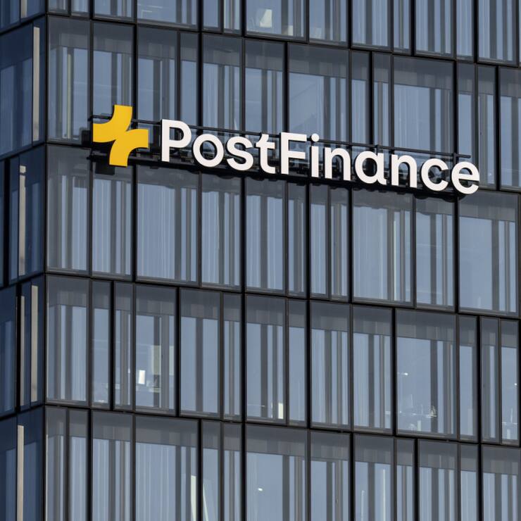 A fin mars, la fortune cumulée des clients de PostFinance culminait à 107,09 milliards, contre 106,64 milliards douze mois plus tôt (archives).