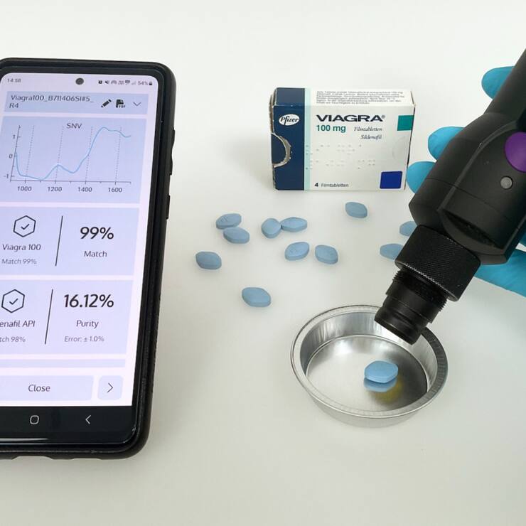 L'appareil développé par les scientifiques lausannois a prouvé son efficacité sur le Viagra, mais il pourrait être utilisé pour d'autres produits pharmaceutiques.