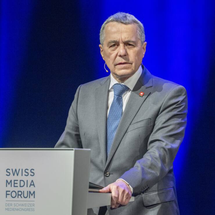 A Lucerne, Ignazio Cassis a appelé les médias à renforcer le jugement politique des citoyens. Leur mission essentielle doit être d'informer, de mettre en perspective et d'exercer un contrôle, a souligné le ministre des affaires étrangères.