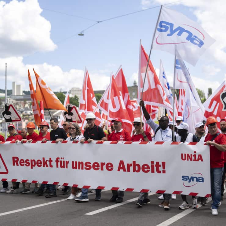 Les syndicats Unia et Syna ont appelé à une manifestation des travailleurs du bâtiment samedi à Zurich.