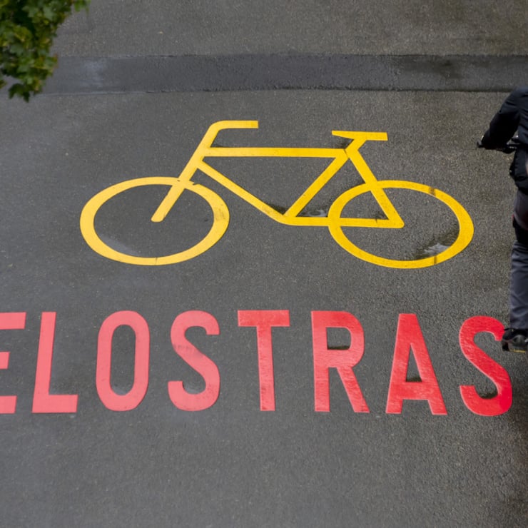 Les axes cyclistes prioritaires bâlois relieront tous les quartiers en un réseau de 40 km en étoile. Les aménagements restreindront le trafic motorisé dans les quartiers, où les vélos auront la priorité (archives).