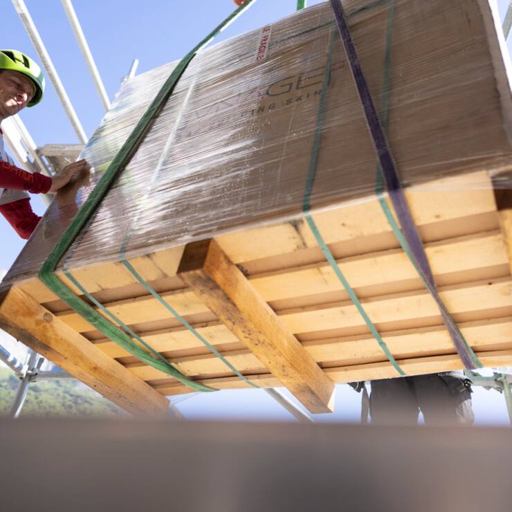 Des contrôles seront désormais effectués en Valais auprès de diverses entreprises du monde de la construction. Ceux-ci concerneront l'égalité des salaires hommes-femmes (photo d'illustration).