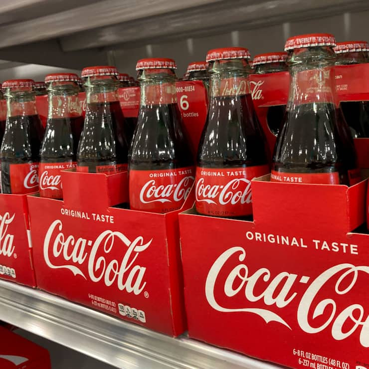 Une majorité des Suisses interrogés se dit prête à boycotter les marques américaines telles que Coca-Cola (image prétexte).