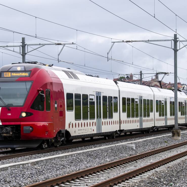 Pour célébrer leur anniversaire, les Transports publics fribourgeois (TPF) reviennent sur les origines de la compagnie, avec une histoire initiée en 1868 entre Bulle et Romont (archives).