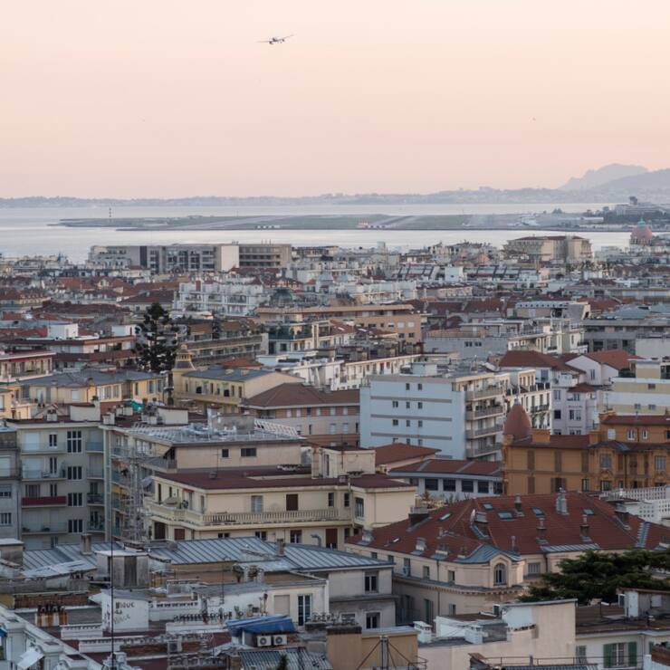 Nice a été à son tour la cible d'un sabotage électrique, au lendemain de dégradations sur deux installations électriques qui ont provoqué une coupure massive dans la région, notamment à Cannes en plein festival de cinéma (archives).