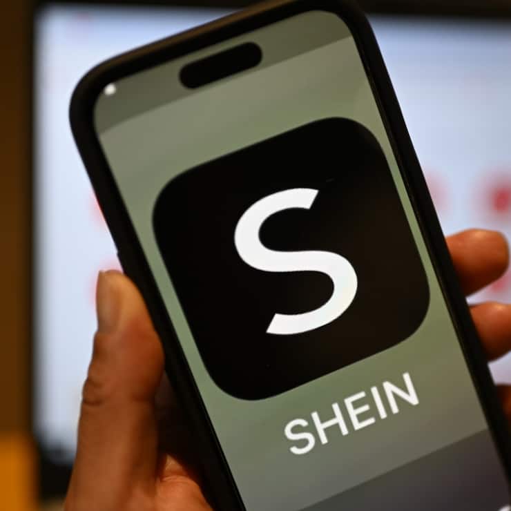 La Commission européenne dénonce un "large éventail" d'infractions potentielles de la part de Shein, dont des "faux rabais", des "faux délais" d'achat pour pousser à la consommation et des "étiquettes de produits trompeuses" (archives).