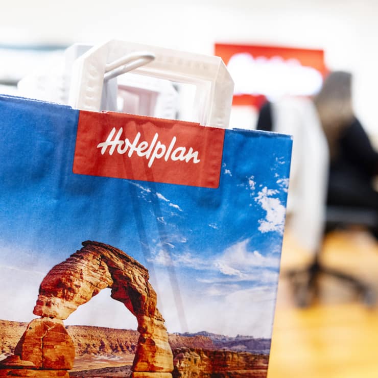 La Commission de la concurrence (Comco) procède à un examen approfondi de l'acquisition du voyagiste Hotelplan par DERTOUR. (archive)