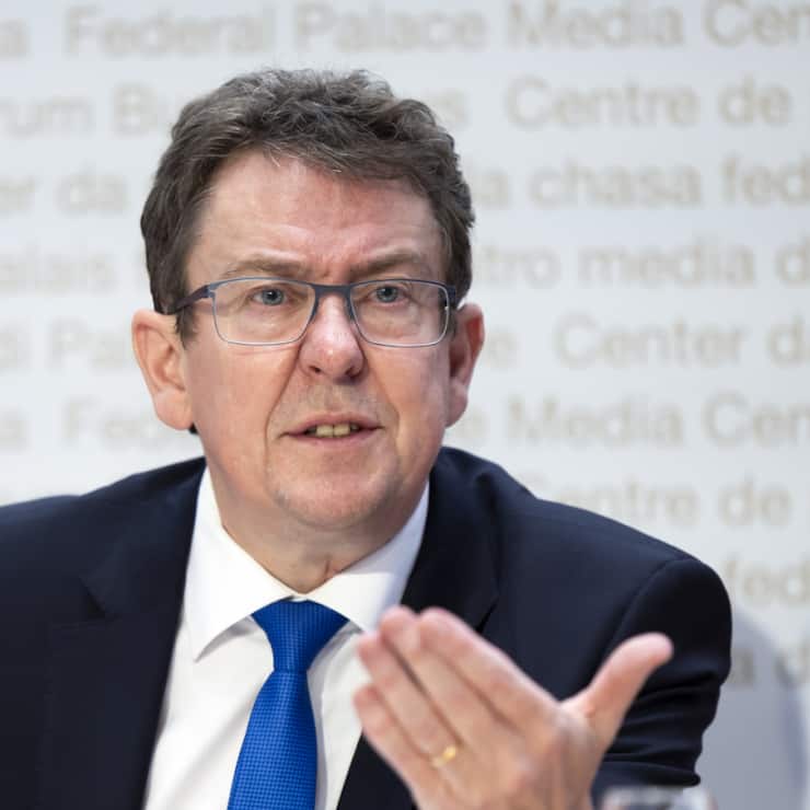 Le ministre de l'environnement Albert Rösti a ouvert une consultation le 2 avril sur une loi spéciale pour les nouvelles techniques génétiques en Suisse (archives).