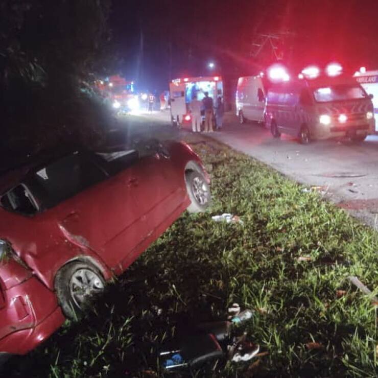 Au moins 15 personnes ont été tuées lundi dans une collision entre un autobus transportant des étudiants et un minivan au nord de la Malaisie.