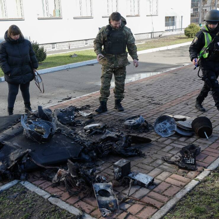 Débris d'un drome russe dans la banlieue de Kiev.