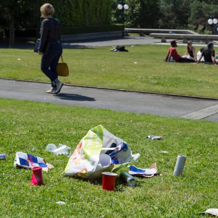 Le "littering" sera puni au niveau national en Suisse (archives).