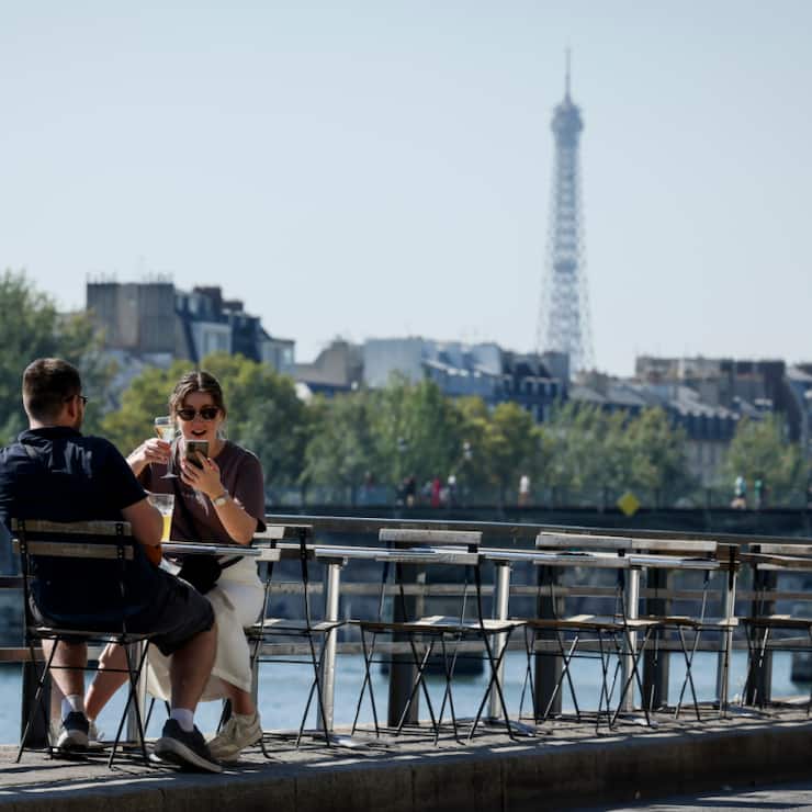 En juin, les ménages ont été plus nombreux à estimer que leur situation financière passée s'est améliorée, le solde d'opinion gagnant un point tandis qu'il est resté stable concernant leur situation financière future.