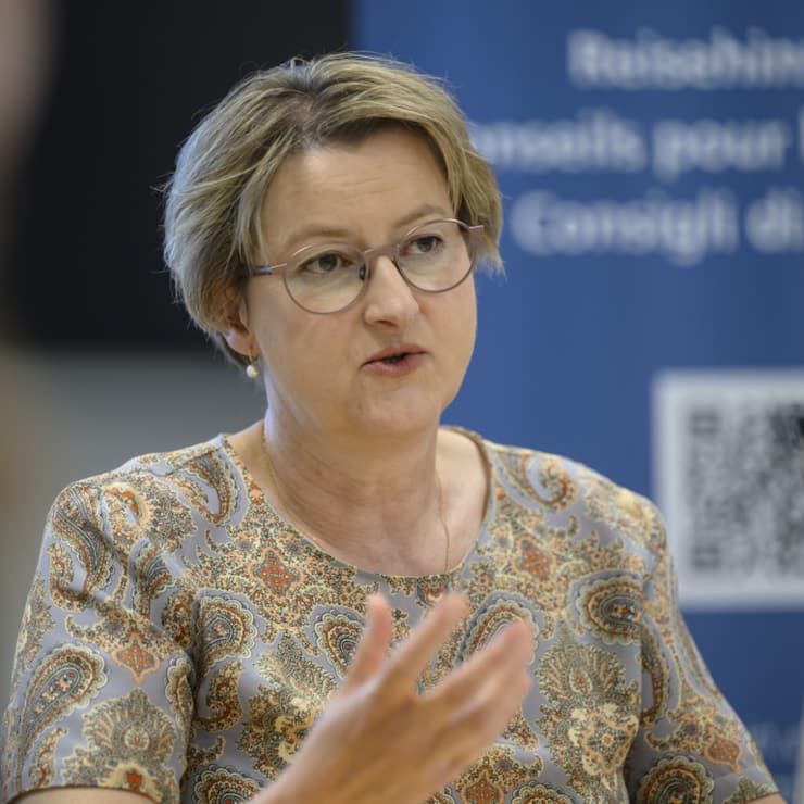 Selon l'ambassadrice Marianne Jenni, cheffe de la Direction consulaire du Département des affaires étrangères, de plus en plus de Suisses se rendent dans des zones de conflit.