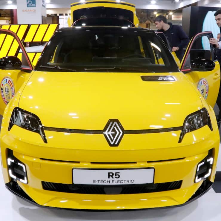 La progression des véhicules électriques menace des emplois. Ici, une Renault R5 E-Tech électrique. (archive)