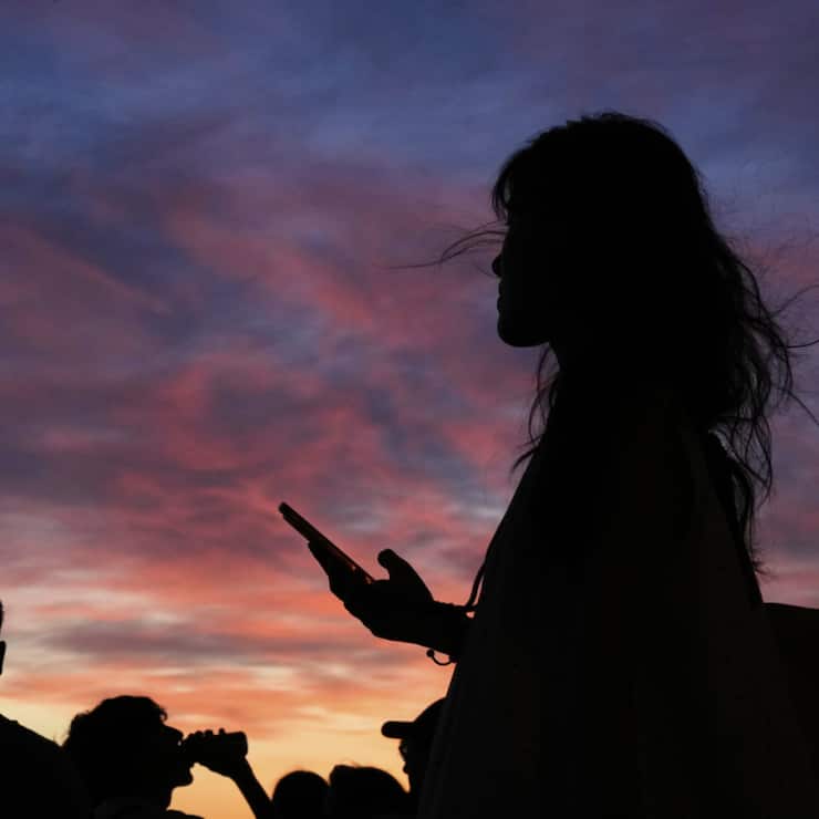 Même tard le soir, il fait très très chaud en France.