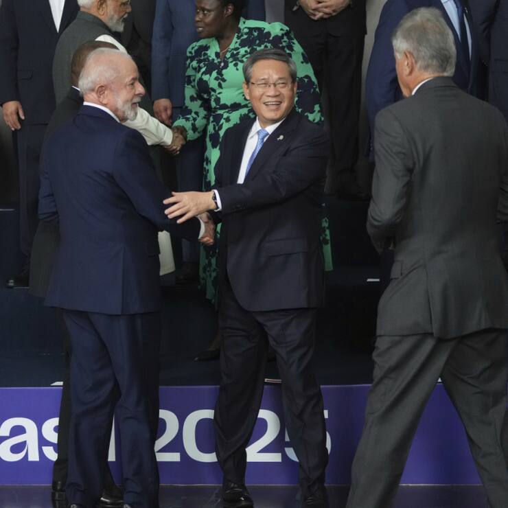 En réponse à la menace de Donald Trump visant les Brics, Pékin a affirmé lundi que le bloc ne cherchait pas "la confrontation" au sujet des droits de douane.