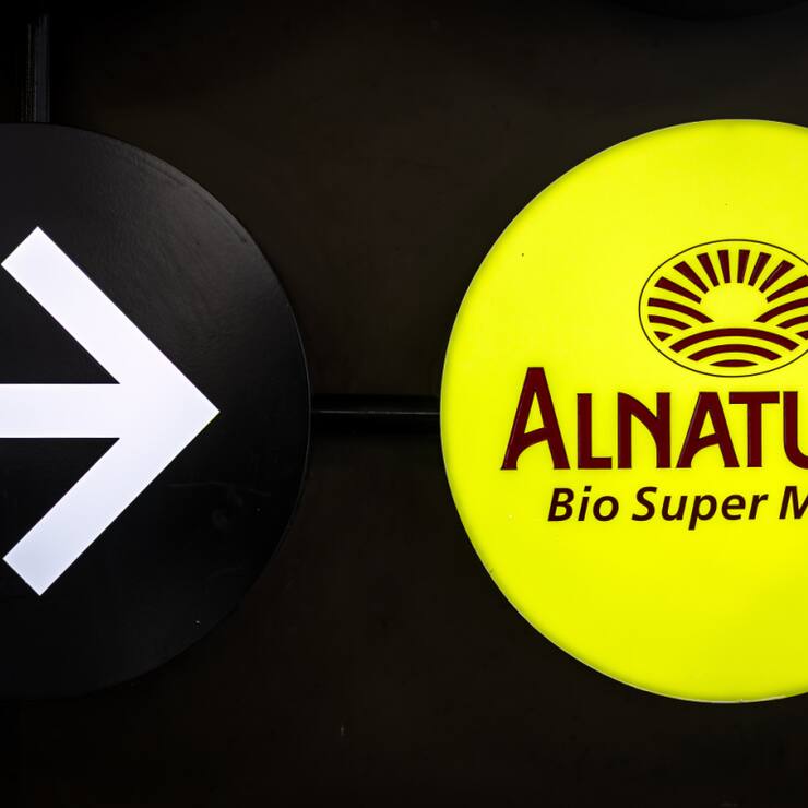 En l'absence de repreneur pour ses supermarchés bio en Suisse, lâchés par Migros Zurich, le géant allemand du secteur tire la prise de ses 25 succursales. (archive)