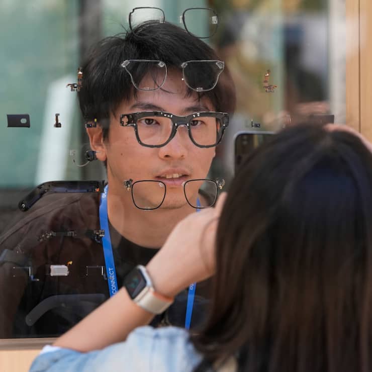 Les deux entreprises sont déjà liées par un partenariat de long terme pour développer des lunettes équipées d'intelligence artificielle.