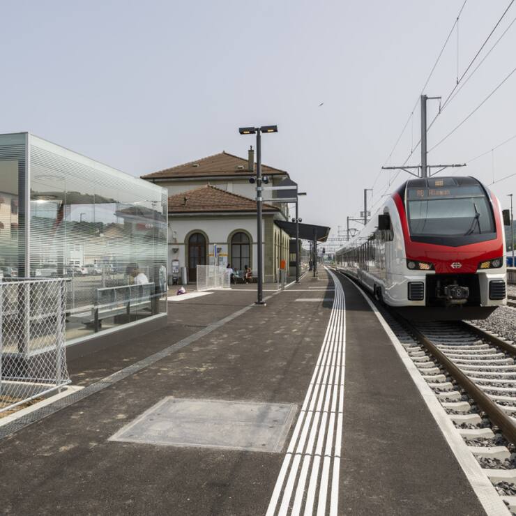 De nombreuses gares sont désormais accessibles sans obstacles. (Image symbolique)